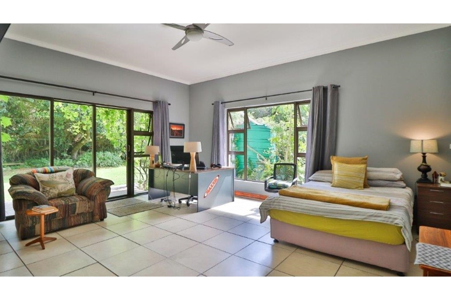 6 Bedroom Property for Sale in Lovemore Park Eastern Cape
